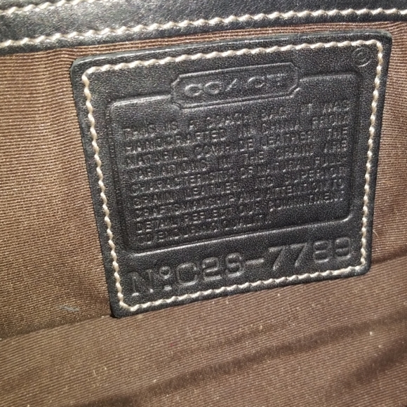 Black shoulder Coach bag - Picture 4 of 8